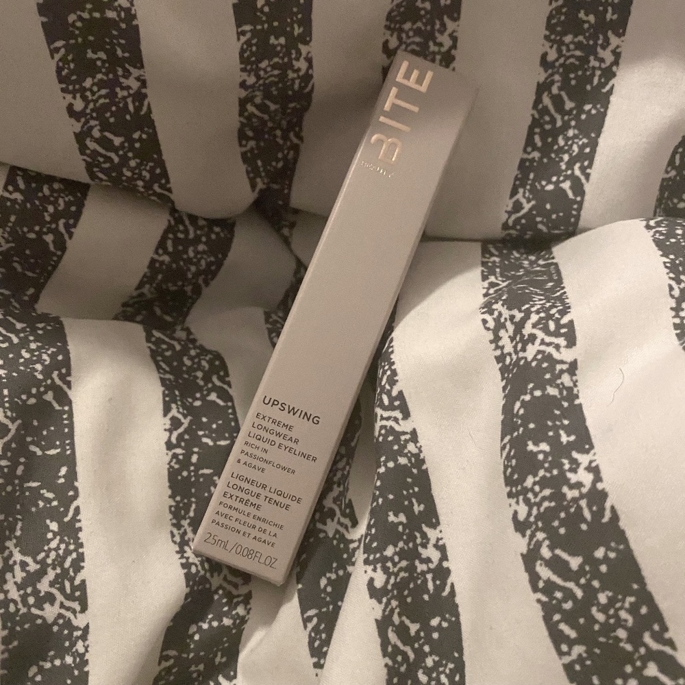 Bite Beauty Upswing Extreme Longwear Liquid Eyeliner Solid Black